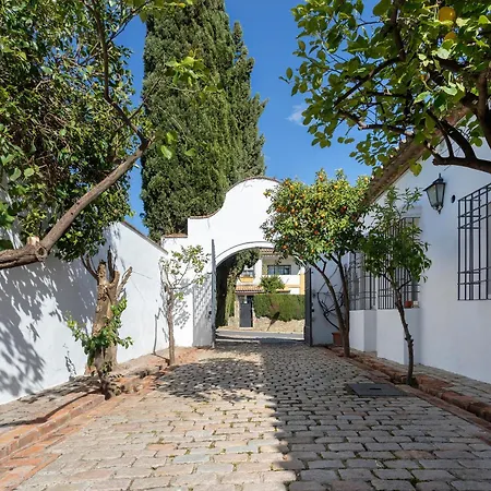 Genteel El Brillante Villa